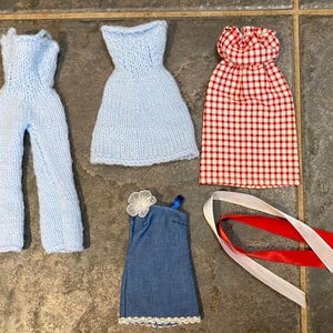 ヴィンテージの手作り服。曲線美のバービーにぴったり