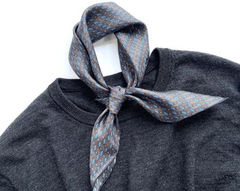 Foulard classique en soie fait main, foulard pour homme, foulard en soie, bandana en soie pour homme, foulard en soie pour homme, petit foulard en soie pour homme