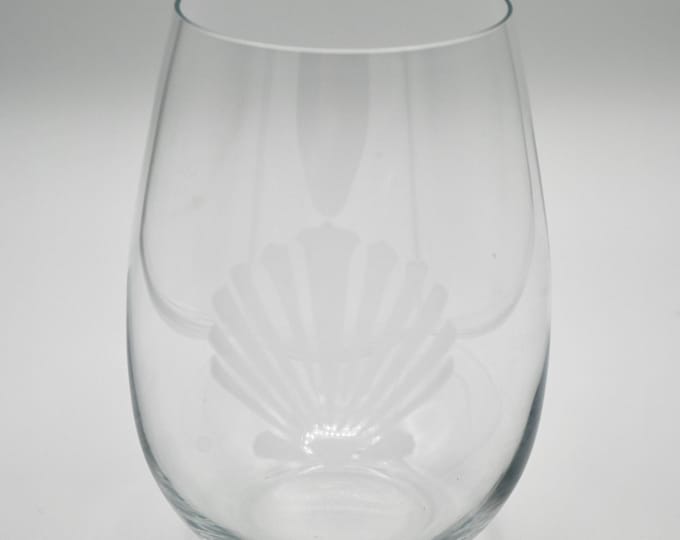 Etched Stemless Wine Glass - Scallop Shell