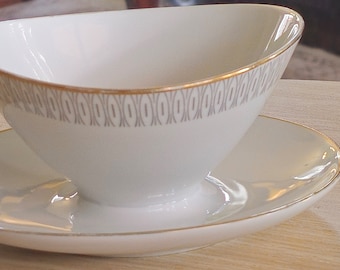 Vintage Bavarian gravy boat | Vintage dishes | Housewares | Elegant Dining