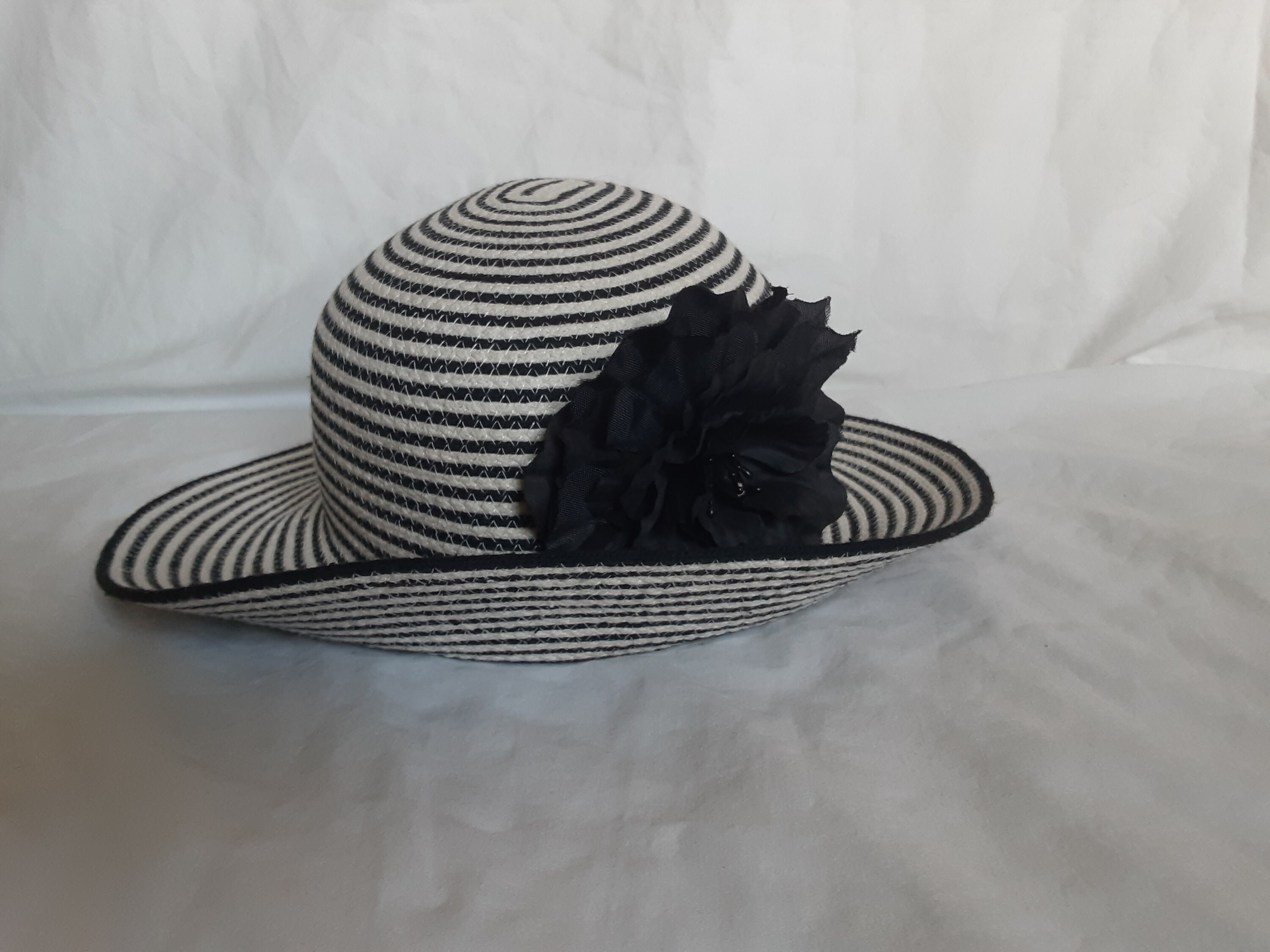 Jaclyn Smith Black & White Stripped Hat - Etsy