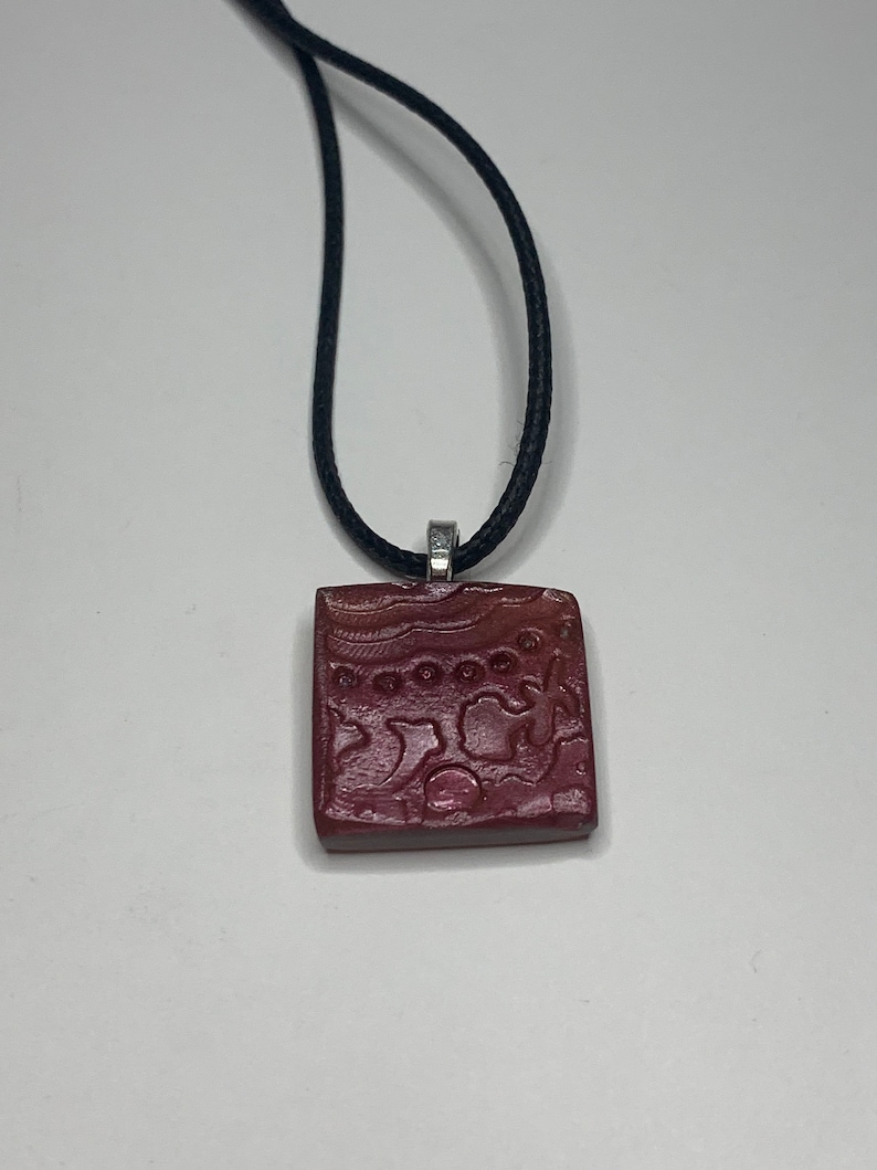 Red square resin necklace