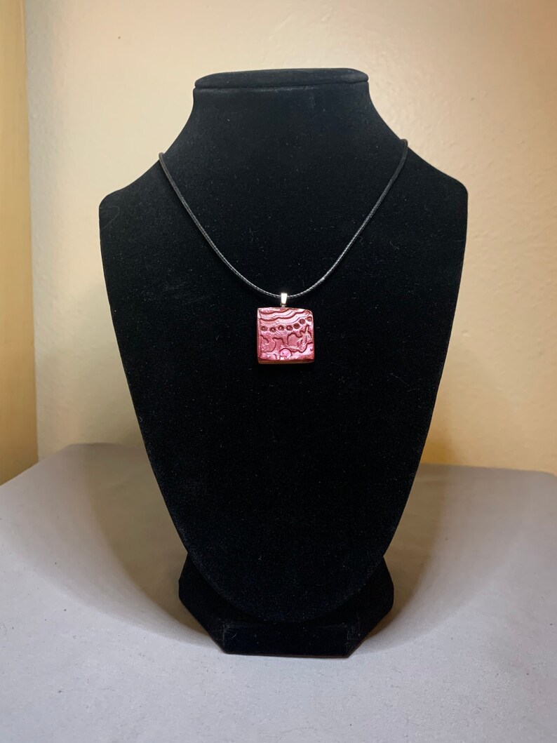 Red square resin necklace
