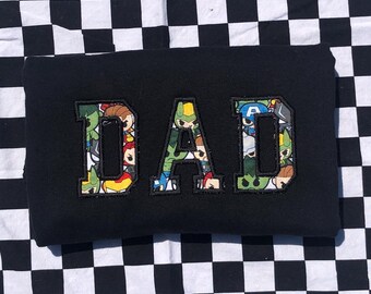 Superheld Papa besticktes Shirt, lustiges Vatertags-T-Shirt, Unisex Sweatshirt, Papa Geschenk Shirt, individuelle Stickerei, Geschenk für Papa