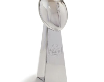 Trofeo reflectante de Fantasy Football: réplica cromada. Premio de campeonato: primer puesto premium de la Fantasy League.