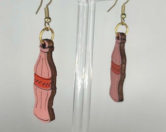 Lindos aretes de gaseosa inspirados en Coca-Cola y Pepsi