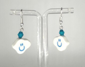 Pendientes sencillos y bonitos con forma de nube feliz