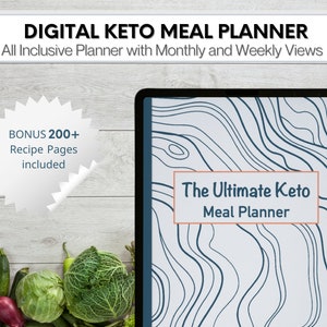 Może przedstawiać: Cyfrowy plan posiłk&oacute;w keto na tablecie z abstrakcyjnym wzorem w kolorze niebieskim i białym. Na tablecie widnieje tekst "The Ultimate Keto Meal Planner". Tablet leży na białym drewnianym blacie z warzywami.
