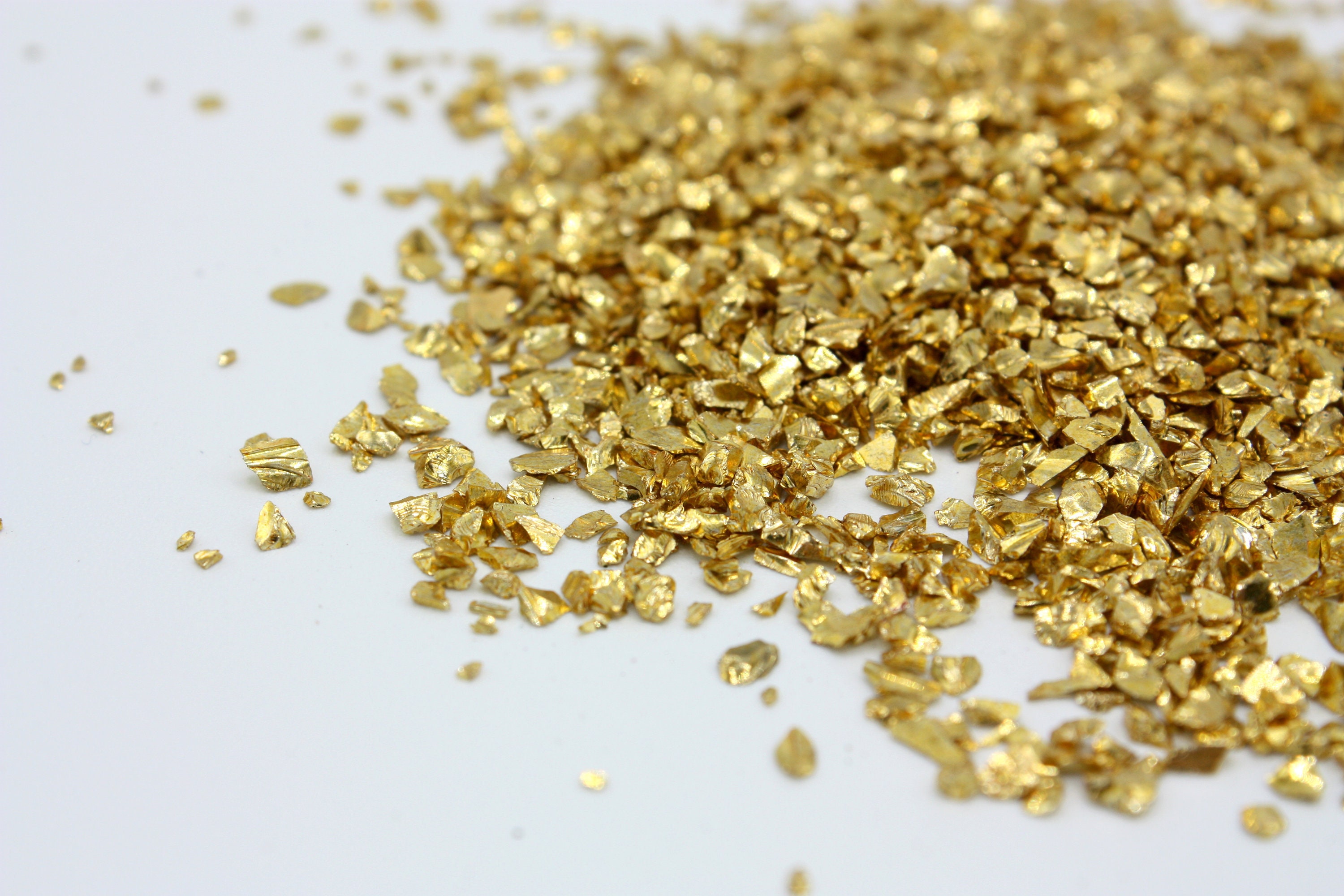 Gold Crushed Glass for Art, for Crafting, Glass Pieces for Mosaics, Broken  Glass Pieces, Metallic Glass for Resin Art, Resin Art Supplies 