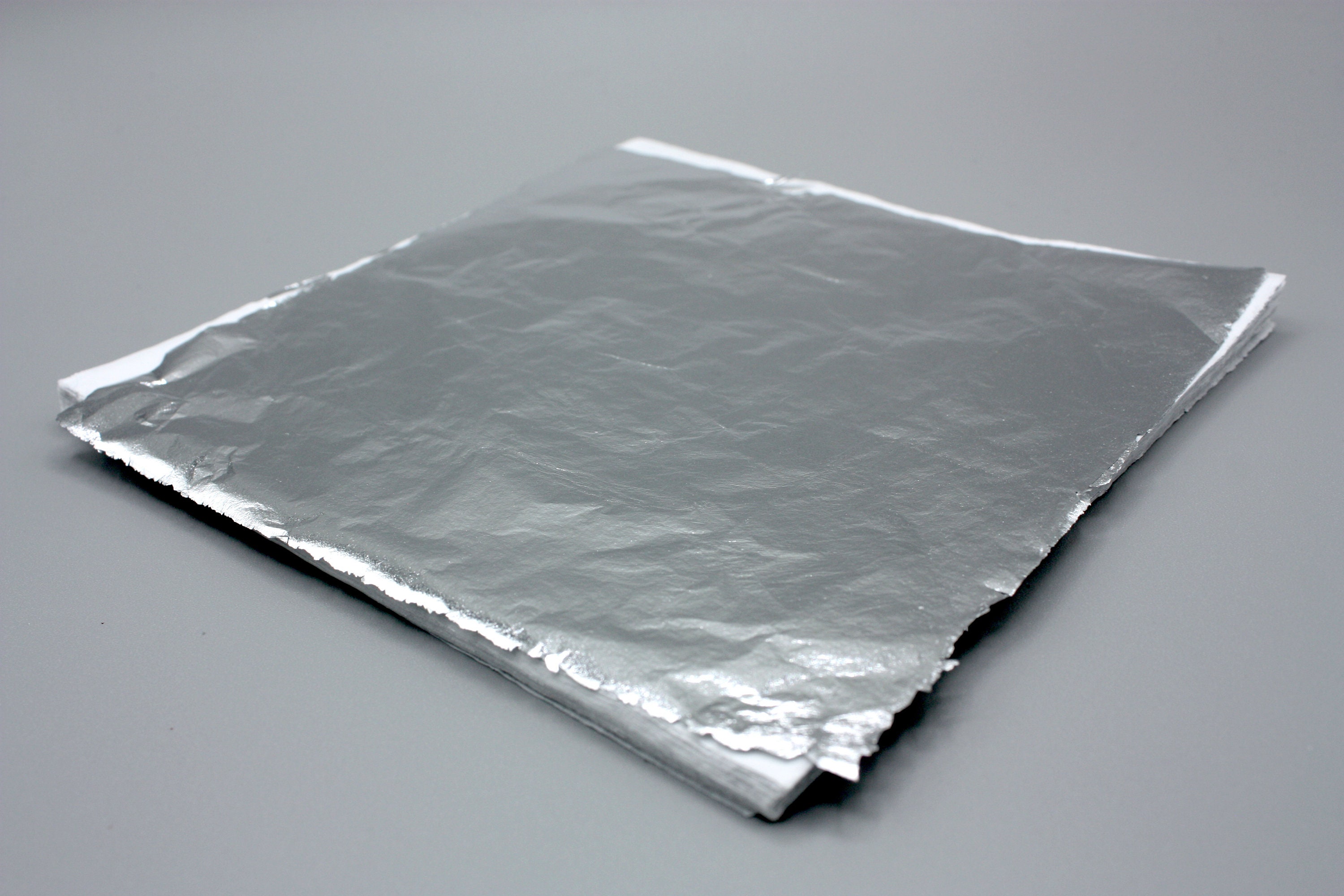 Feuille d'aluminium argentée 15 centimètres