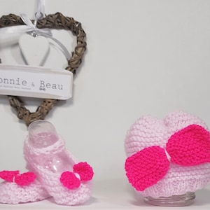Hand Knit Bootie, Baby Shower Gift, New Baby Gift, Baby Girl Gift, Pink Bootie, Bow Bootie, Sparkle Baby