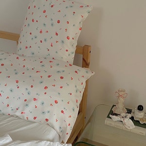 Strawberry Kiss Pillowcase - Pillow cover - Standard size 48cm x 74cm - Price for an individual pillow cover