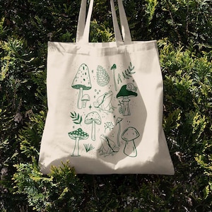 Mushrooms And Frog Canvas Tote Bag, Autumn Fall Boho Hippie Style Tote Bag, Vintage Artsy Mushroom Reusable Sustainable Cute Tote Bag,