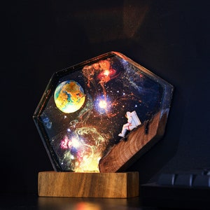The EARTH and Astronaut Epoxy lamp, EGO lamp, Gravity in Space Night light, Moon night light, personalized night light