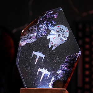 Millenn.ium Falcon and X-Wing Epoxy Lamp – Star W..ars Night Light, Handmade Wood & Resin Decor, Galaxy Gift for Fans, Sci-Fi Room Light