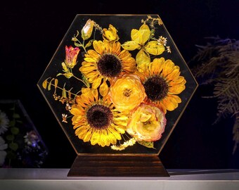 ひまわり樹脂ランプ、本物の花のナイトライト、木製スタンド付き