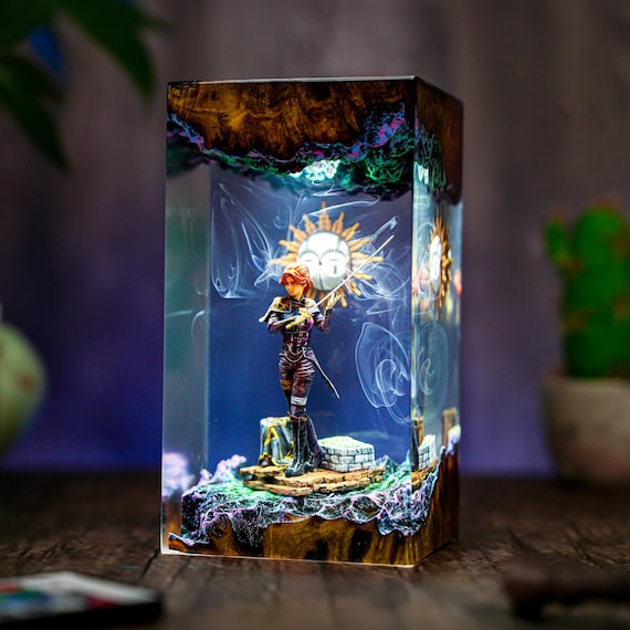 Diorama Mael.le Expedition 33 Night Lamp, Handmade Resin & Wood