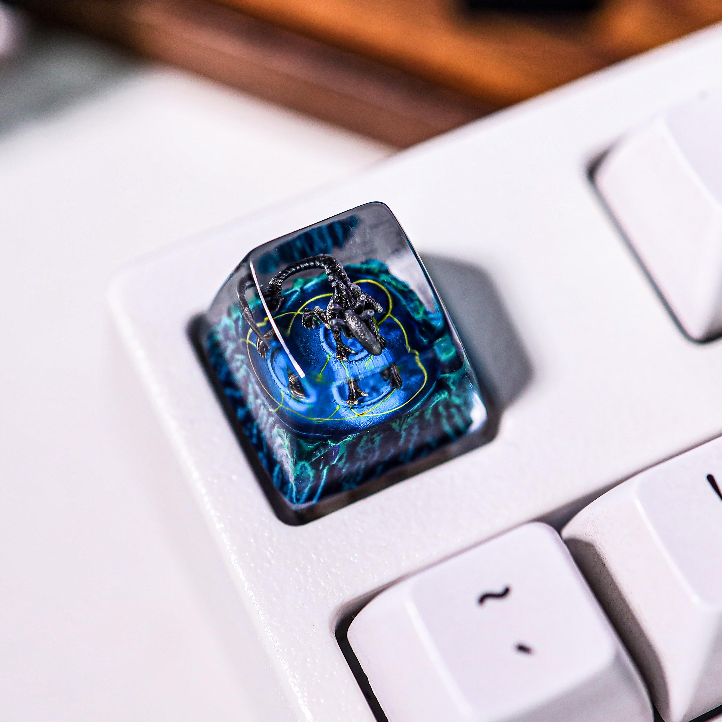 Xeno.morph Artisan Keycap, Custom Star War Resin Keycap, Alien Keycaps ...