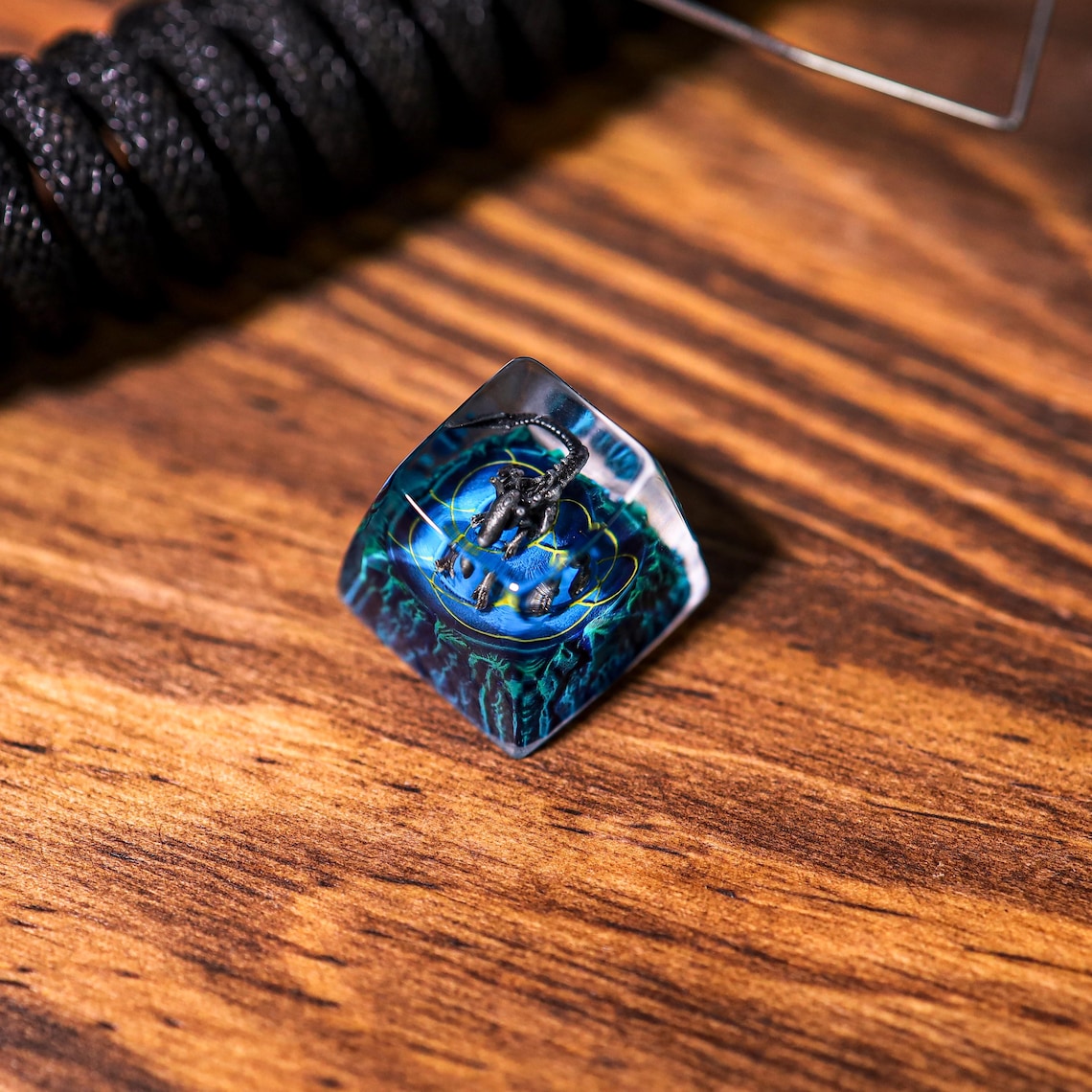 Xeno.morph Artisan Keycap, Custom Star War Resin Keycap, Alien Keycaps ...