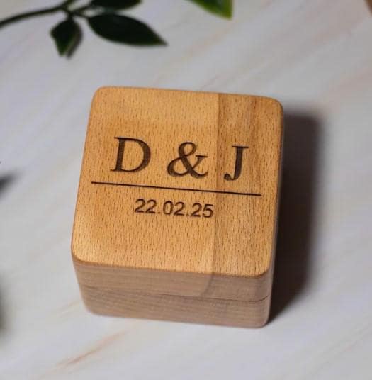 パーソナライズされた結婚指輪ボックス、木製樹脂製ダブルリング