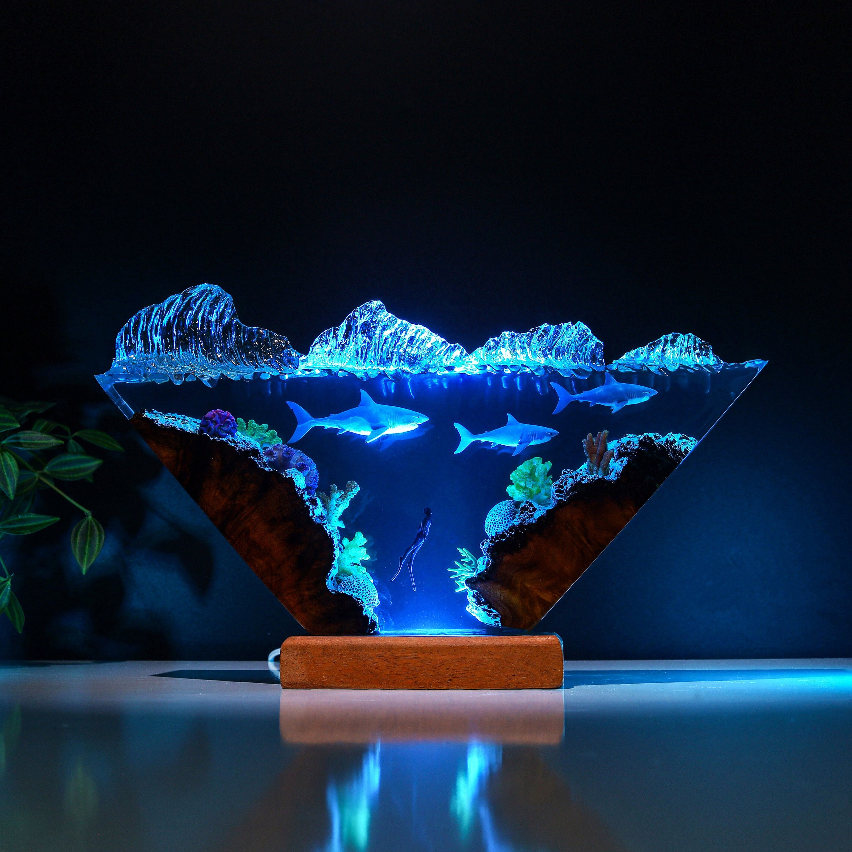 Great WHITE SHARK and Divers Night Lights, Manta Rays Epoxy Lamp