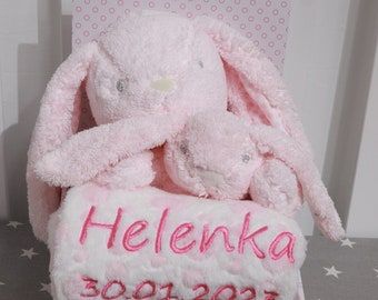 BotoBaby  - Geschenkset - Babydecke mit Namen + Rosa Hase + Schmusetuch  - Geschenk - Geburt - Taufe SUPER SET personalisiert  ( 210001 )