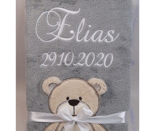 BotoBaby - Babydecke mt Namen und Geburtsdatum bestickt - 75x100 cm - personalisiert GESCHENK Taufe - 802008 - GRAU -TEDDY