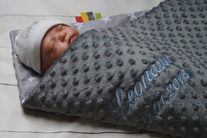 Zweilagige Babydecke mit Namen Baumwolle Grau Sternen 75 x 100 cm DECKE Geschenk Geburt Taufe personalisiert 900106 zdjęcie 7