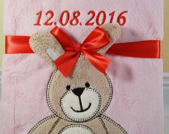 BotoBaby - couverture pour bébé mt nom et date de naissance brodé - 75 x 100 cm - personnalisé GESCHENK Baptême - 802027 - Rose - Lapin