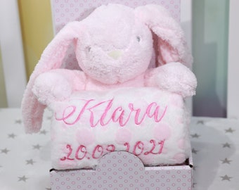 BotoBaby  - Geschenkset - Babydecke mit Namen + Rosa Hase - Geschenk - Geburt - Taufe SUPER SET personalisiert  ( 111024 )