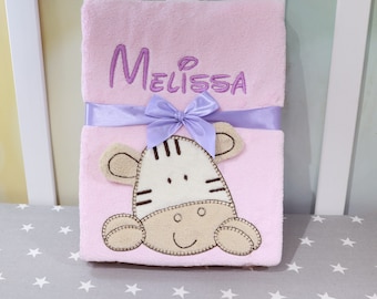 BotoBaby - Babydecke mt Namen und Geburtsdatum bestickt - 75x100 cm - personalisiert GESCHENK Taufe - 802016 - ROSA - ZEBRA