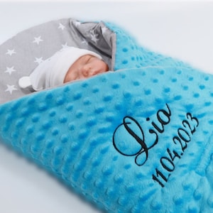 Two-layer wrap baby blanket with name and date embroidered - Minky squirrels - cotton filling 75 x 75 cm - blue - stars (889122)