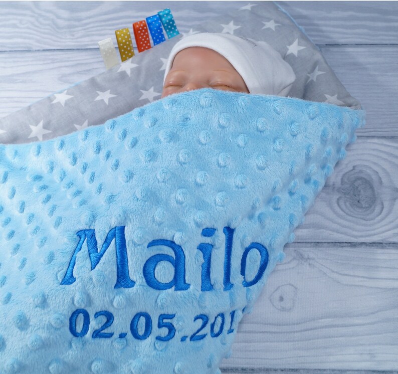 Zweilagige Babydecke mit Namen Baumwolle 75 x 100 cm DECKE Geschenk Geburt Taufe personalisiert Hellblau Sternen 900119 Bild 5