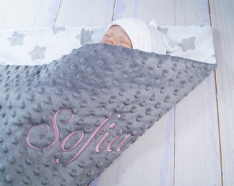 Zweilagige Babydecke mit Namen - Baumwolle - 75 x 100 cm - DECKE - Geschenk - Geburt - Taufe -  personalisiert  Grau - Sternen * ( 900108 )