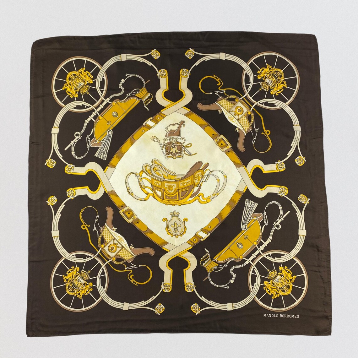 Vintage Manolo Borromeo Silk Scarf Brown Equestrian Horse Carriage Sleigh Design 31x31 Square Head Neck Wrap Preppy Accessory Old Money, photo 1 sur 5