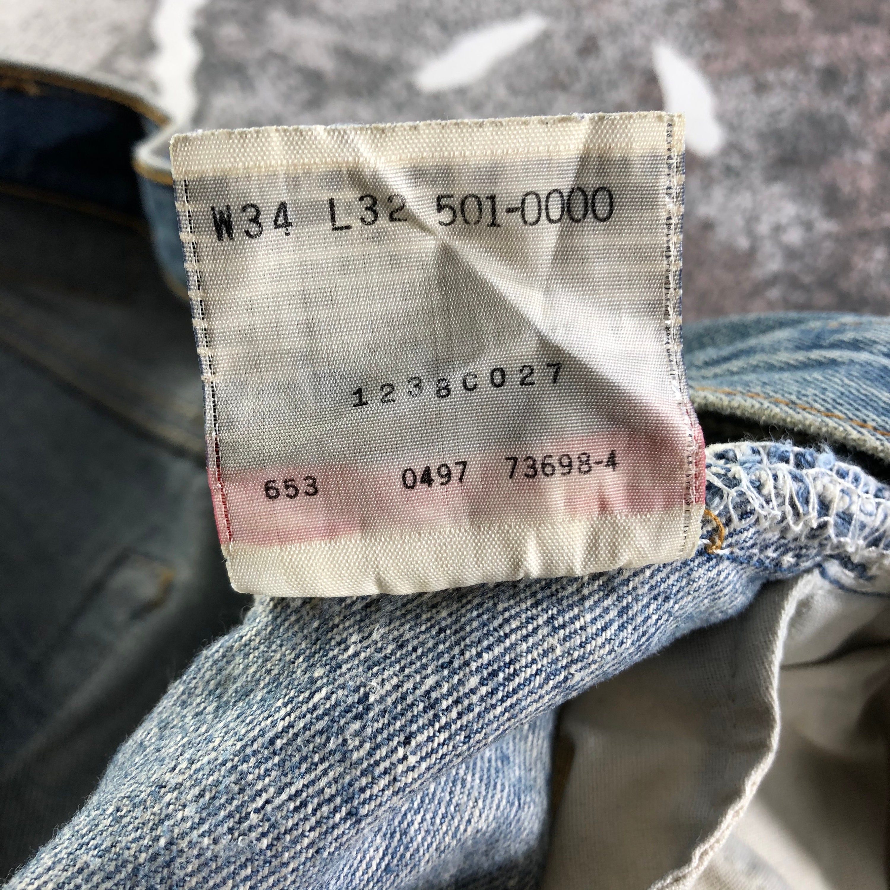 Size 32x28 Vintage 90s Levis 501 Jeans Dirty Medium Wash Size 32x28 Vintage 90s Levis 501 Jeans Dirty Medium Wash