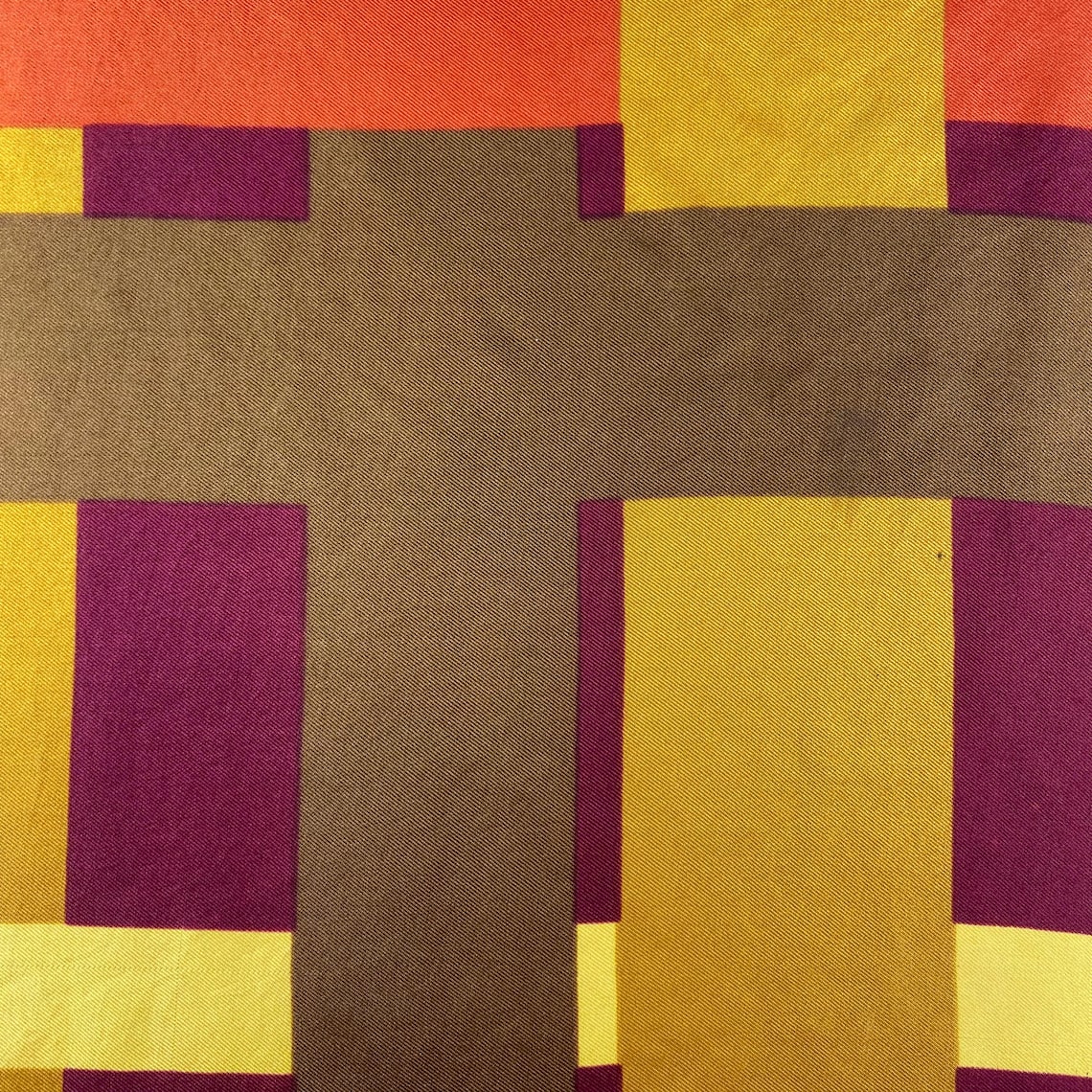 Vintage Echo Silk Plaid Scarf Geometric Block Print Large Square Neck Wrap 1970s Retro Fall Colors Mustard Yellow Burgundy Orange Earthy, photo 4 sur 5