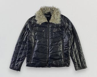Vintage Black Shiny Puffer Jacket with Faux Fur Collar – Retro 90s Style Zip Up Coat, Glossy Winter Outerwear, Unisex Streetwear Medium