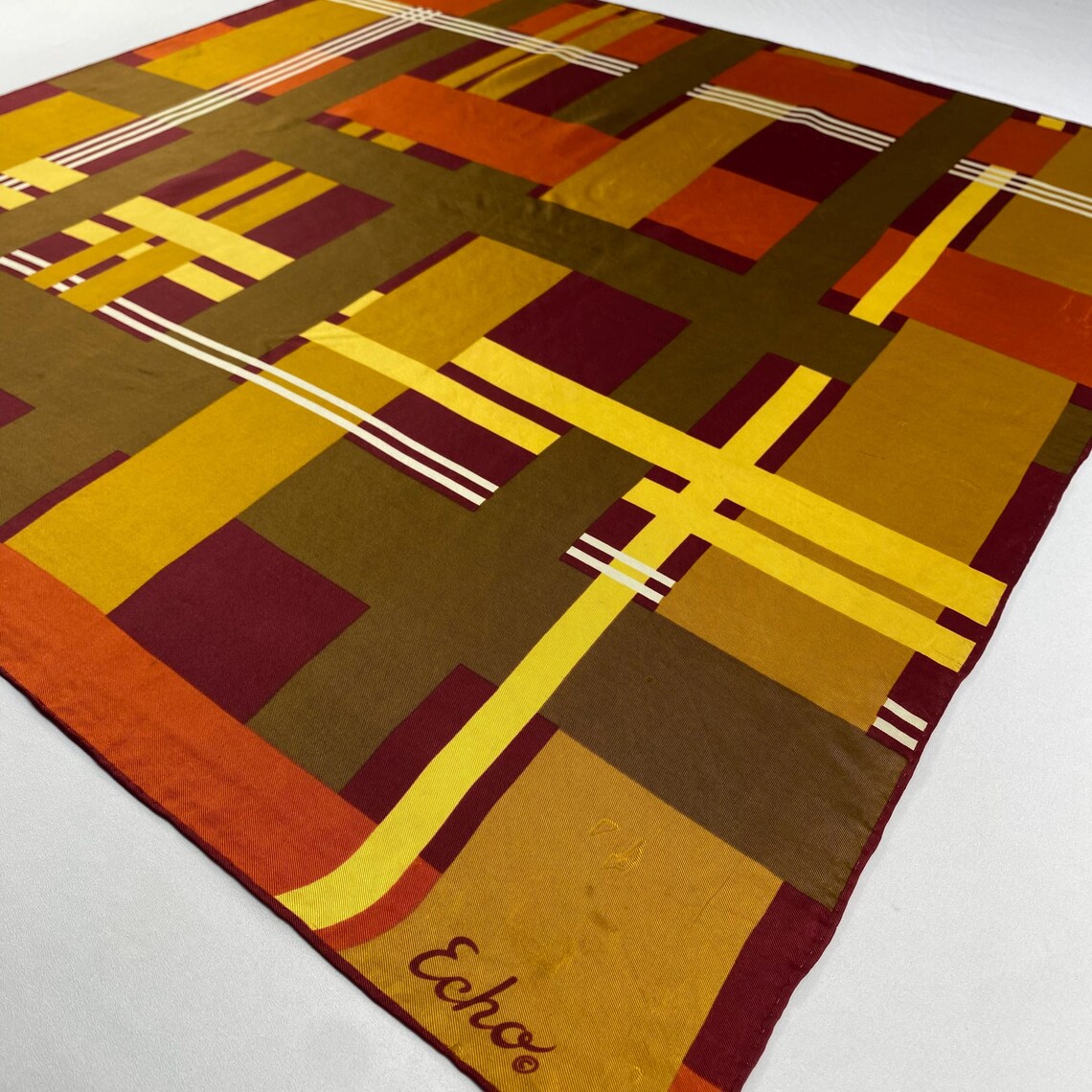 Vintage Echo Silk Plaid Scarf Geometric Block Print Large Square Neck Wrap 1970s Retro Fall Colors Mustard Yellow Burgundy Orange Earthy, photo 3 sur 5