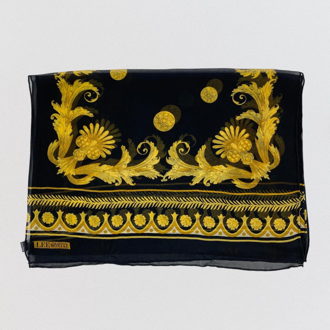 Vintage Lee Wonjae 100% Silk Scarf Black Gold Baroque Ornate Chiffon Wrap Elegant Long Designer Neck Scarf Made in Korea 57x20.5 Inches, photo 1 sur 5