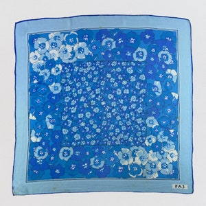 Vintage Silk Scarf, Classic 90s Floral Scarf, Square Scarf, Women Carre Scarf, Neckerchief, Neck Scarf, Body Wrap, Floral Silk Scarf