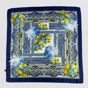 Vintage Courreges Silk Scarf, 90s Floral Scarf, Square Scarf, Women Accessories Carre Scarf, Neck Scarf, Body Wrap, Floral Silk Scarf