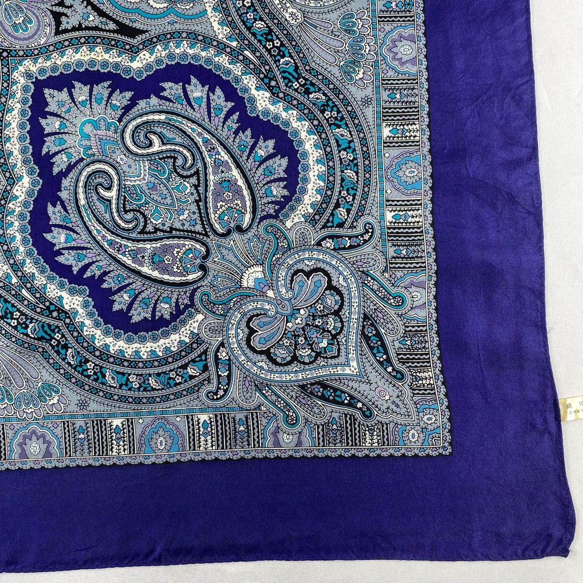 Vintage 100% Silk Paisley Scarf - Blue & Purple Geometric Square Wrap - 31x30.5 Inch - Made in Japan Luxury Designer Silk Neck Scarf, Foto 2 von 5