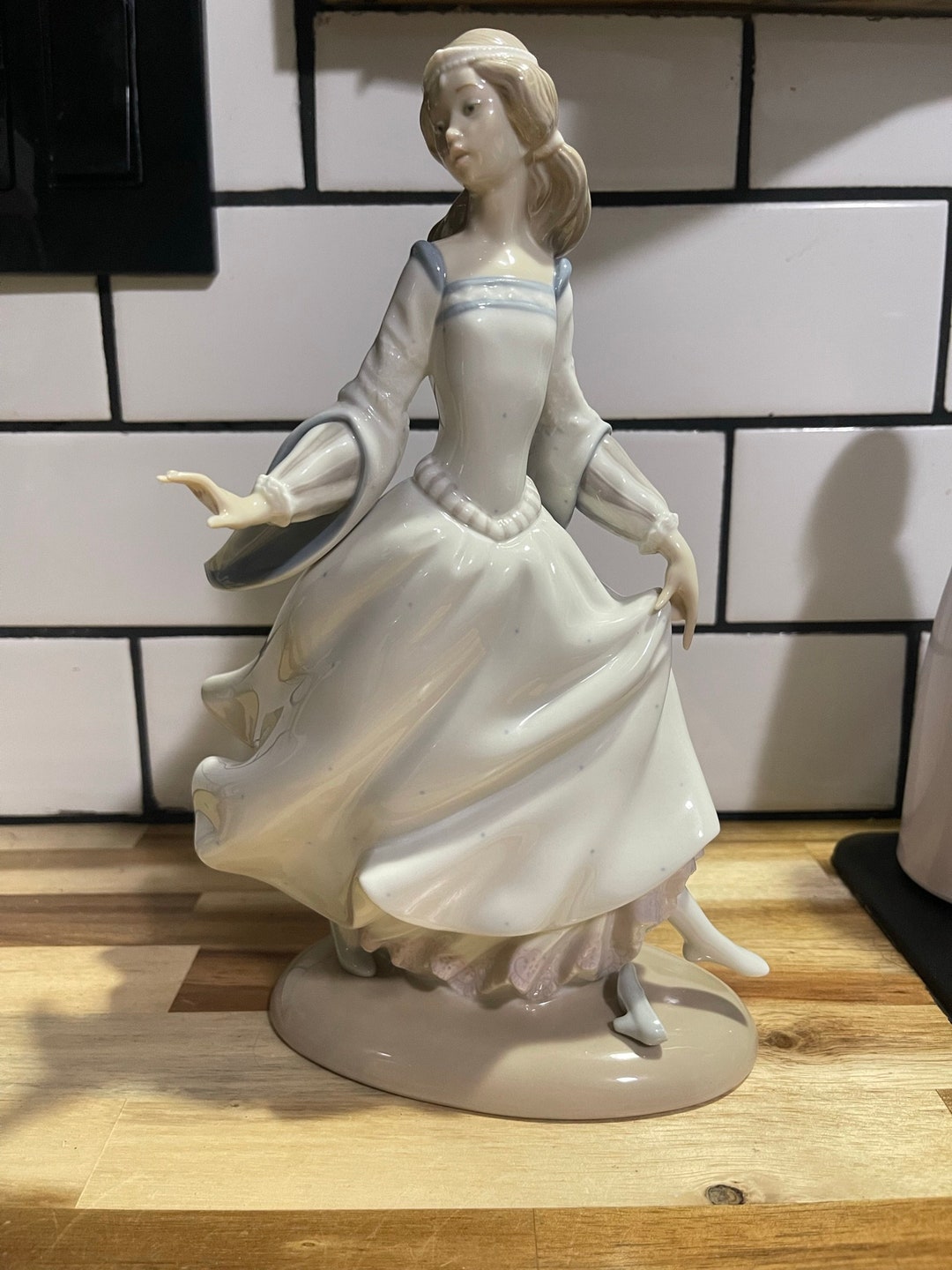 Lladro Porcelain Figurine 4828 Cenicientan Cinderella 1972 Etsy