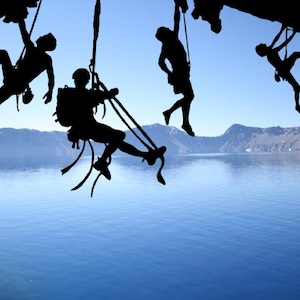 Laser Cliff hanger mountaineer colección corte impresión silueta archivos vectoriales dxf svg png