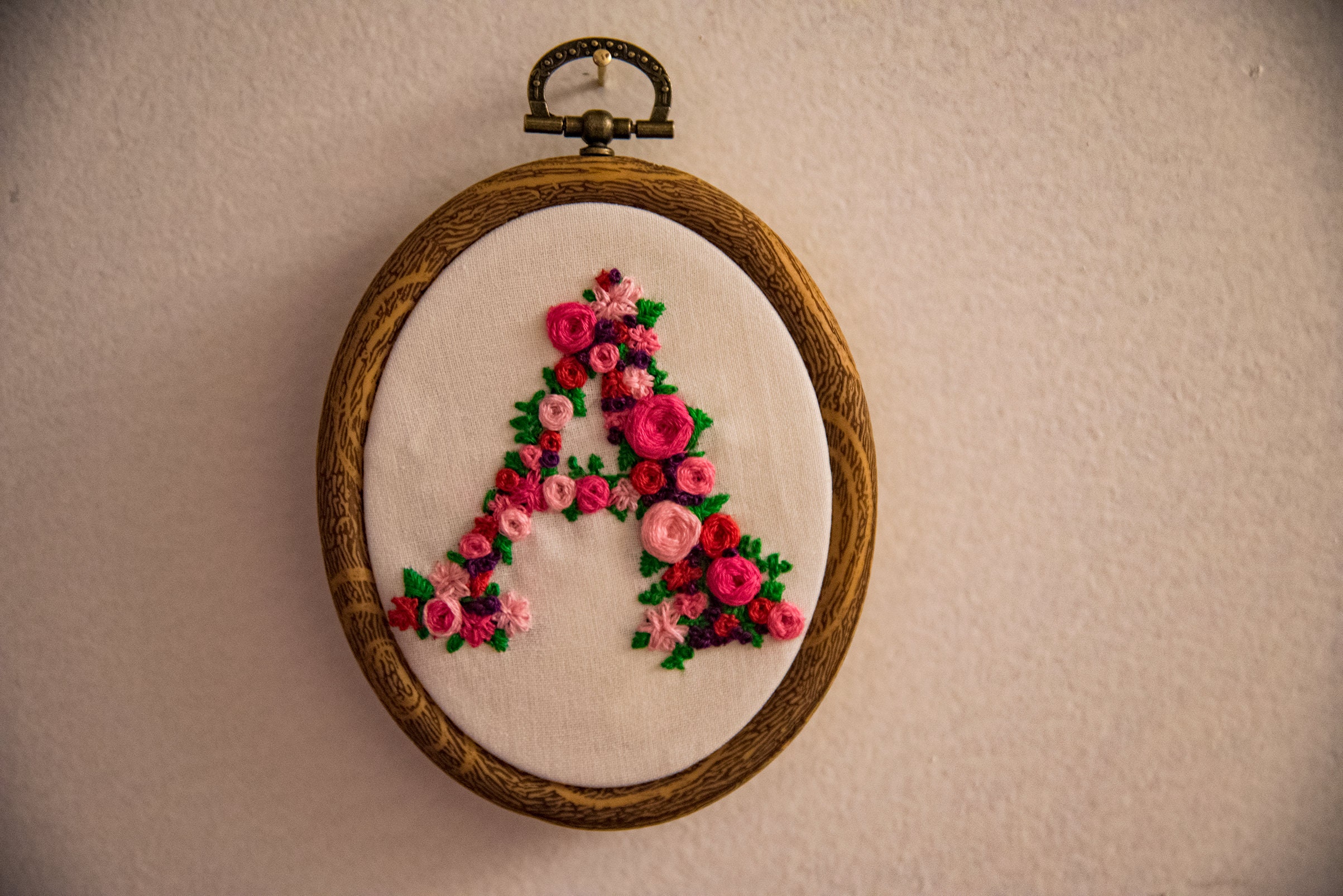 Personalized Floral Embroidered Initials - Etsy.de