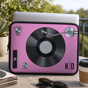 Gepersonaliseerde laptophoes voor vinylplatenspeler, computerhoes met initialen, MacBook-hoes voor muziekliefhebbers, cadeau voor dj's
