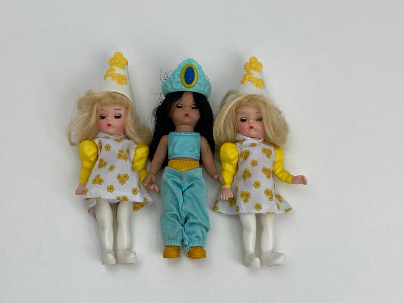 Daisy Munchkins and Jasmine, Madame Alexander Dolls, Eyes Open and