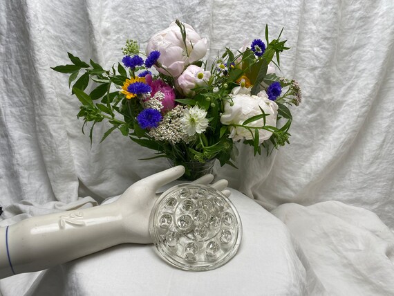 JWL Kenzan Ikebana Black Color Water Holding Flower Arranger