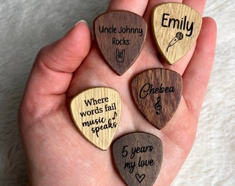 Personalized Guitar Pick with case, Pick Case, Custom Wooden Guitar Keepsake, Unique Wood Plectrum, Gift for Guitar Player, Musician Gift